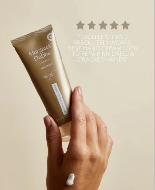 The award-winning PURE Repairing Hand Cream
Formulated with Pentavitin™ - This rich yet non-greasy
cream locks in hydration for up to 72 hours, creating a unique water reservoir within the skin. Infused with the uplifting scent of Rose & Lemon and packed with powerful botanicals, it deeply nourishes while protecting against free radical damage and signs of premature ageing.
Perfect for fine, fragile skin, this luxurious treatment leaves hands feeling soft, supple, and beautifully restored - free from harmful chemicals and preservatives. The perfect stocking filler or Christmas gift 🤶🏻🎄
#MargaretDabbsLondon #PURERepairingHandCream #LuxuryHandCare #BotanicalBeauty #AwardWinning